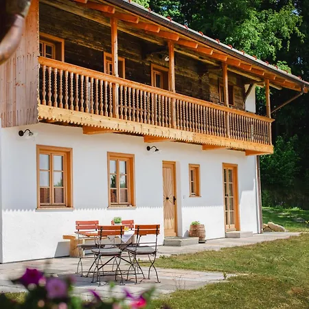 Holiday home Traumhaftes Mit Sauna Und Whirlpool Refugium Am Rehberg Drachselsried