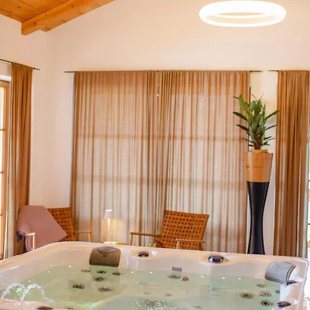 Traumhaftes Mit Sauna Und Whirlpool Refugium Am Rehberg *