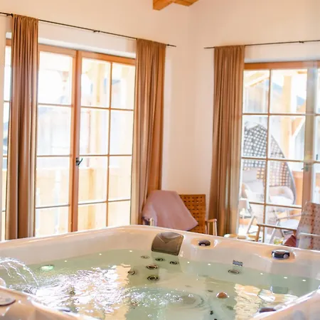 Traumhaftes Mit Sauna Und Whirlpool Refugium Am Rehberg بيت للعطل *