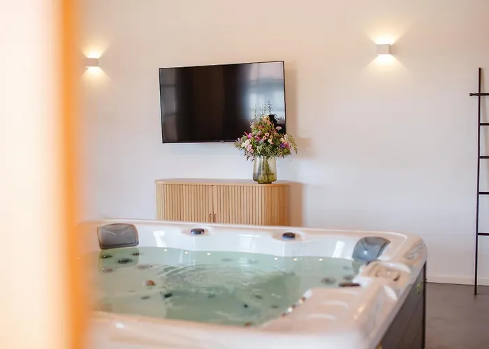 Traumhaftes Mit Sauna Und Whirlpool Refugium Am Rehberg *